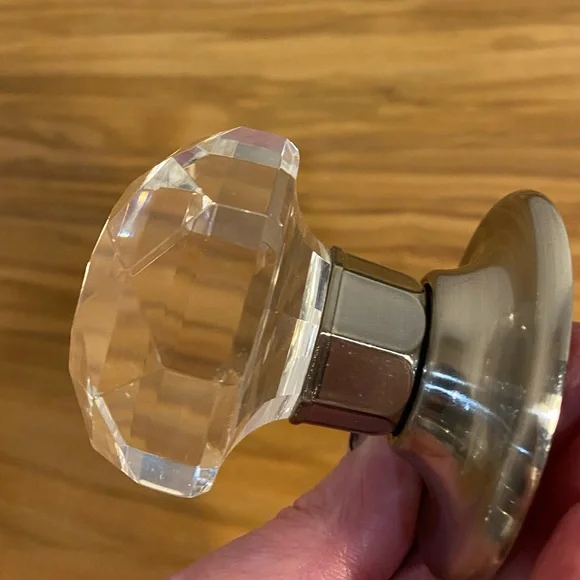 Beautiful-Stand Out Knob-Drawer-cabinet - Picture 7 of 13